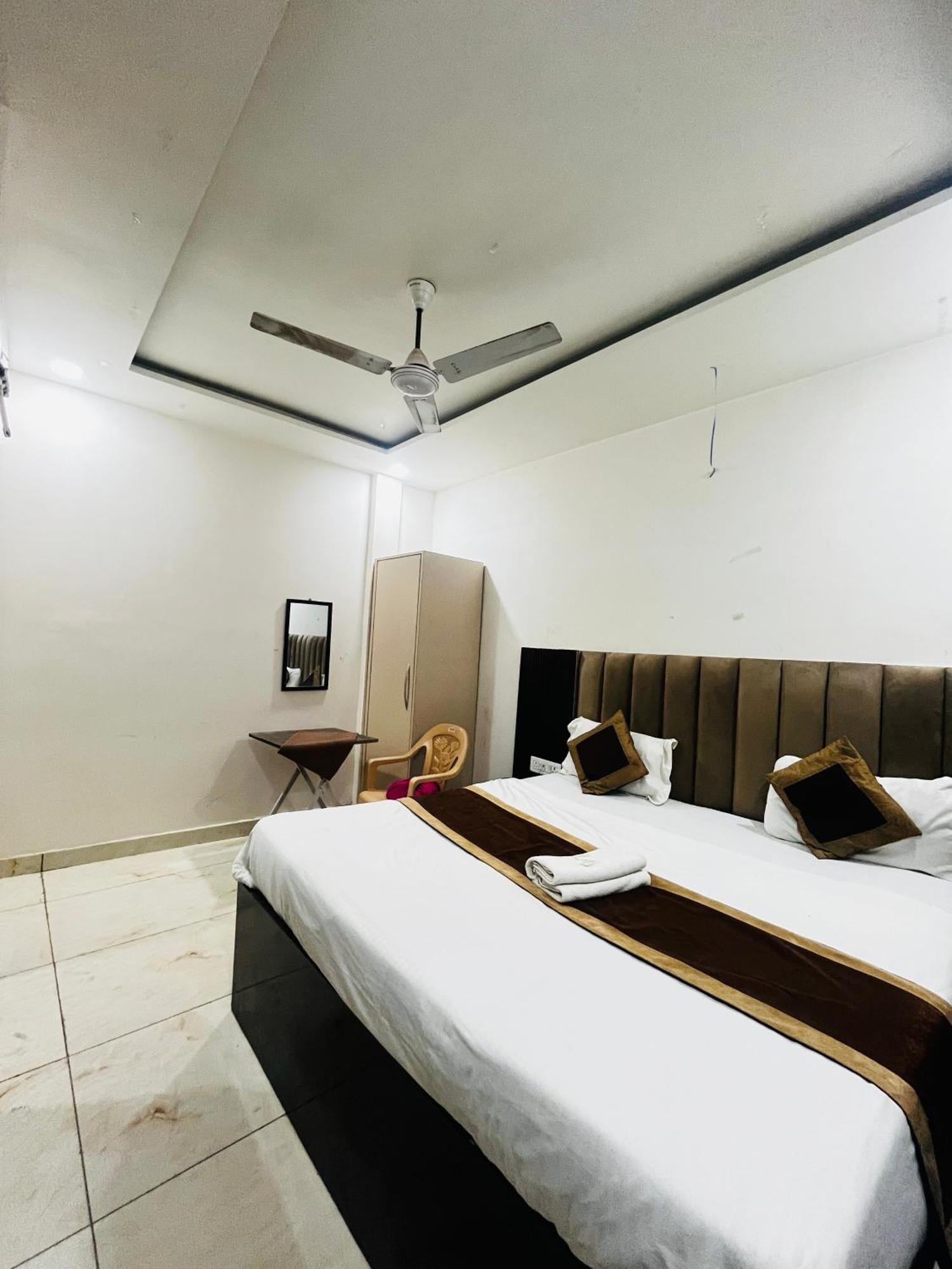 Hotel Green Apple Bareilly Dış mekan fotoğraf