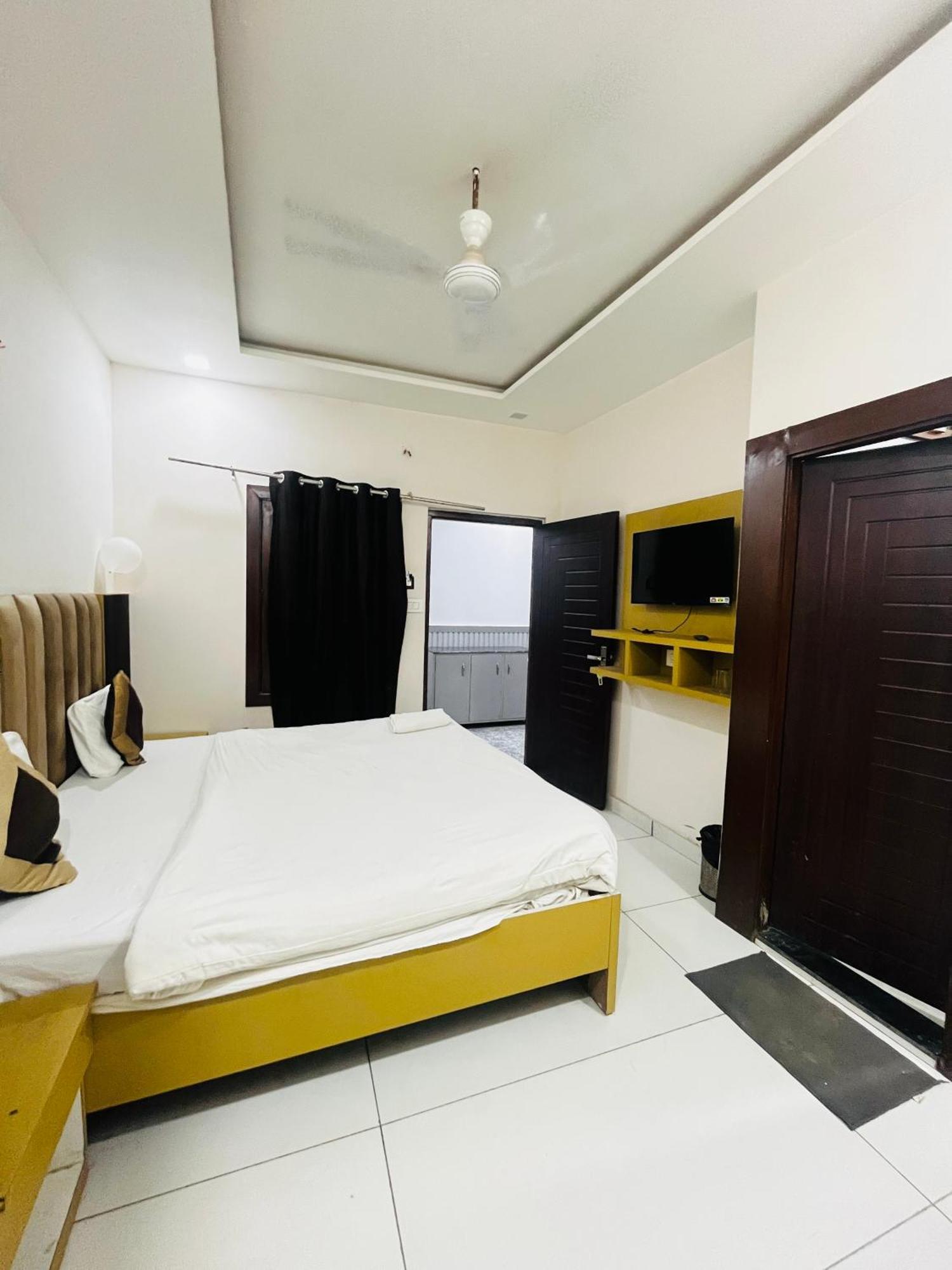 Hotel Green Apple Bareilly Dış mekan fotoğraf